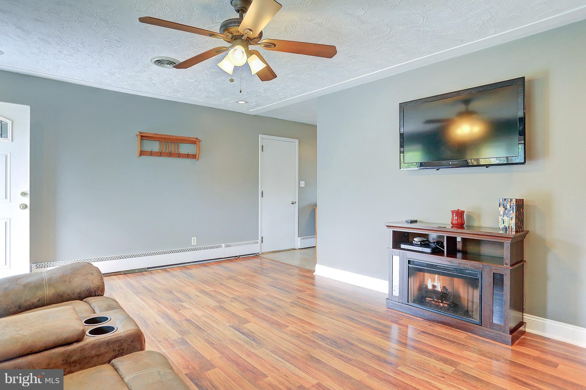 103 Reynolds Avenue Rising Sun, MD 21911 - Photo 14 of 30 Living Room