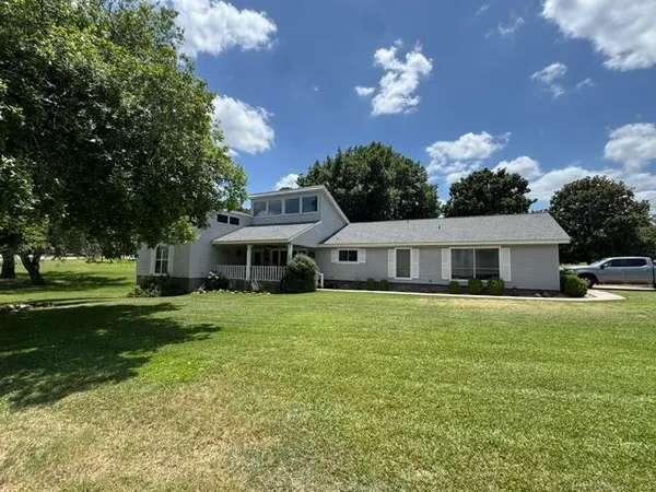 $575,000 | 623 Sandy Harbor Drive, Horseshoe Bay, TX 78657