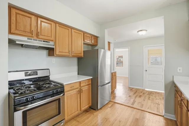 $210,000 | 2027 1/2 Davidson Place, Whiting, IN 46394