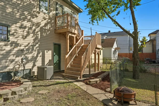 $210,000 | 2027 1/2 Davidson Place, Whiting, IN 46394