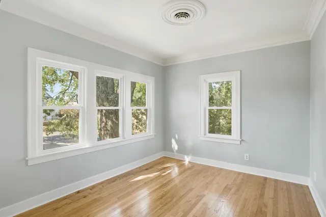 $210,000 | 2027 1/2 Davidson Place, Whiting, IN 46394