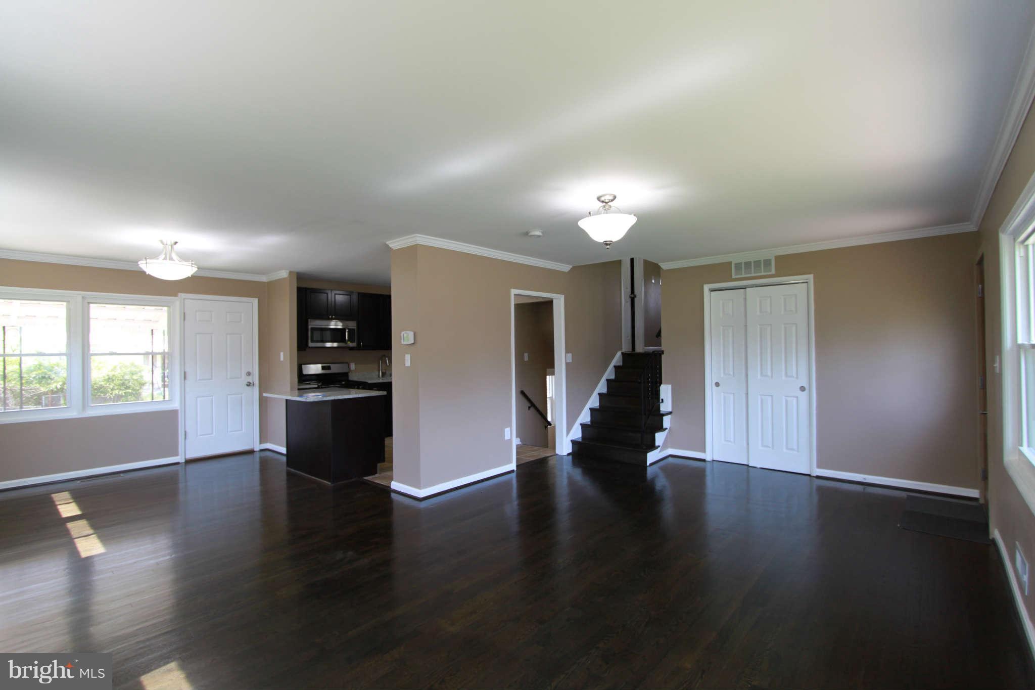 1020 Marksworth Road Baltimore, MD 21228 - Photo 8 of 30 Family Room