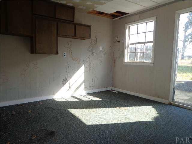 2280 Harvest Road Jay, FL 32565 - Photo 14 of 18 Pool house room