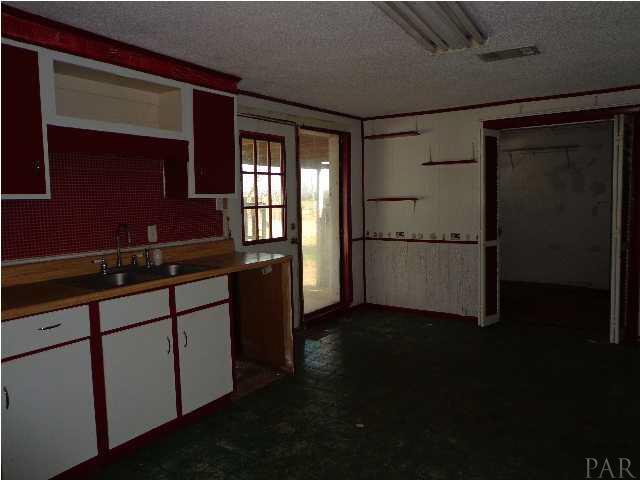 2280 Harvest Road Jay, FL 32565 - Photo 5 of 18 Dining Area/Kitchen