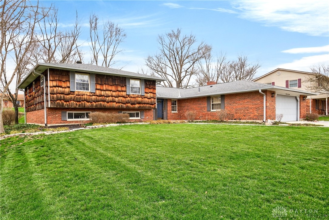 1547 Ambridge Road Centerville, OH 45459 - Photo 2 of 79