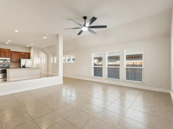 $2,095 | 2106 Hanakoa Falls Drive, Anna, TX 75409