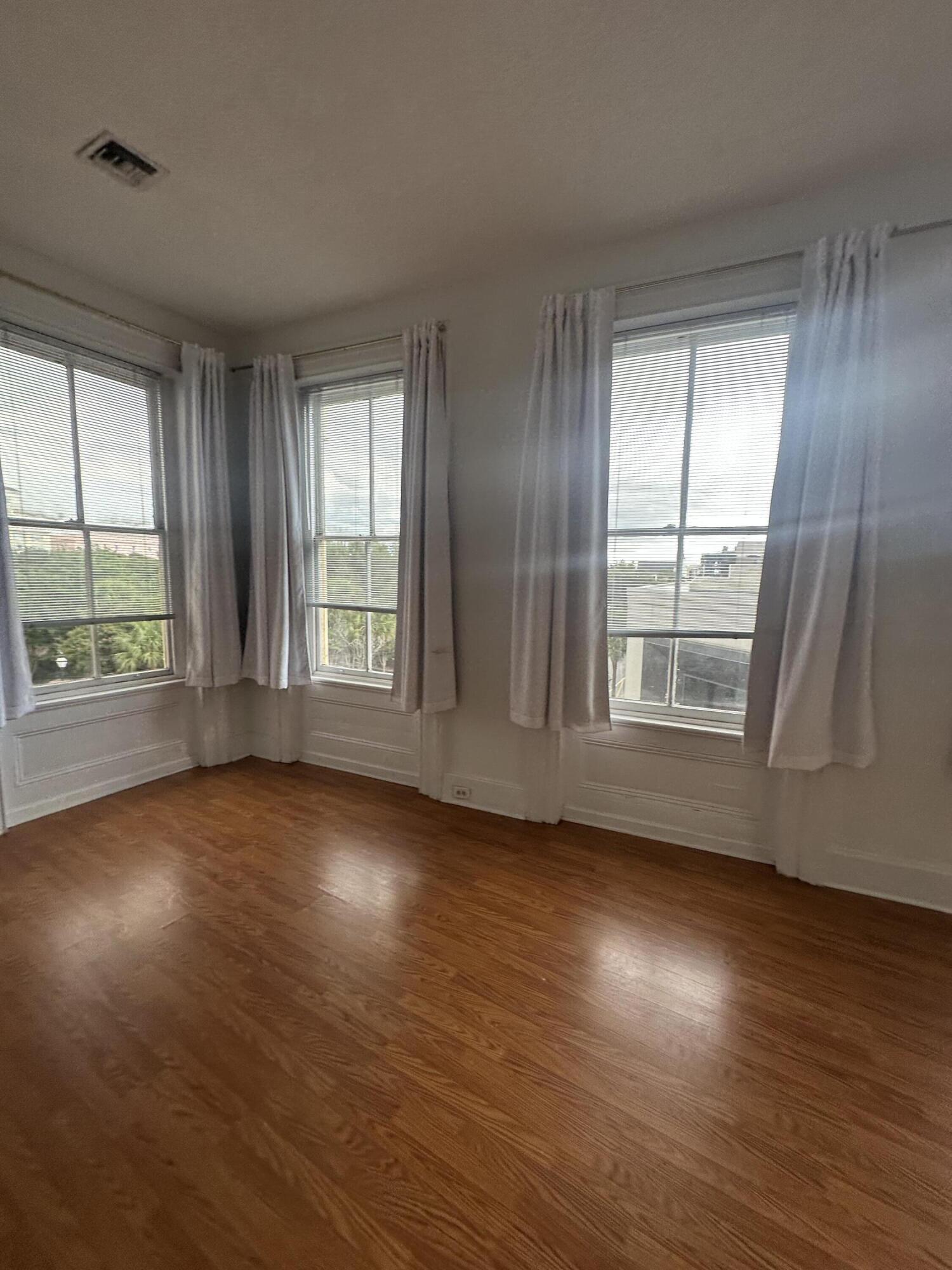 151 Calhoun Street, Unit I Charleston, SC 29401 - Photo 3 of 11