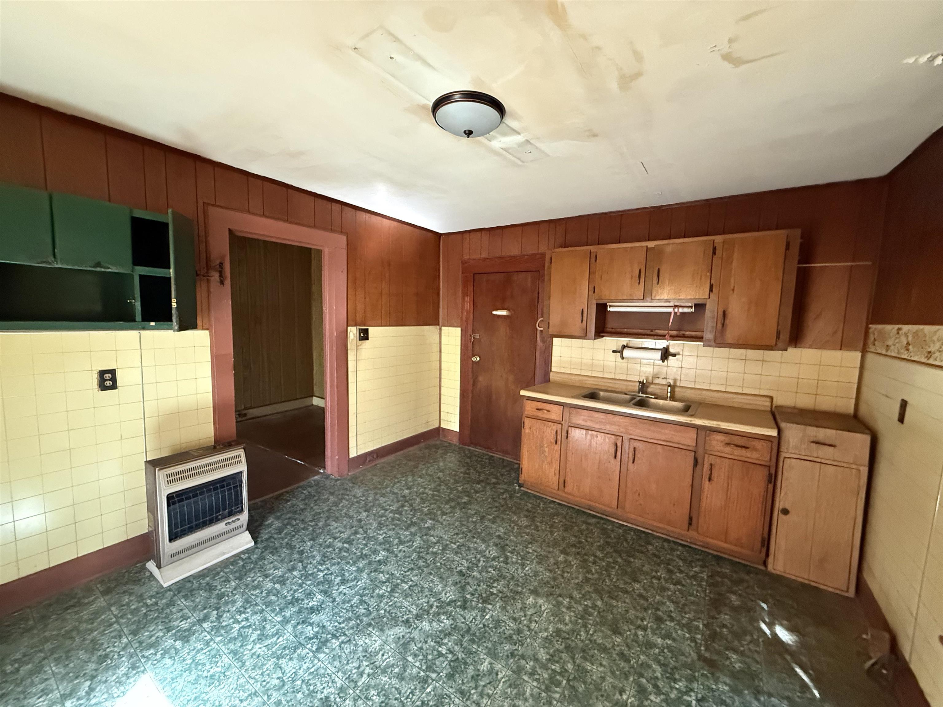 30 Elliott Street Chester, SC 29706 - Photo 16 of 25 Kitchen