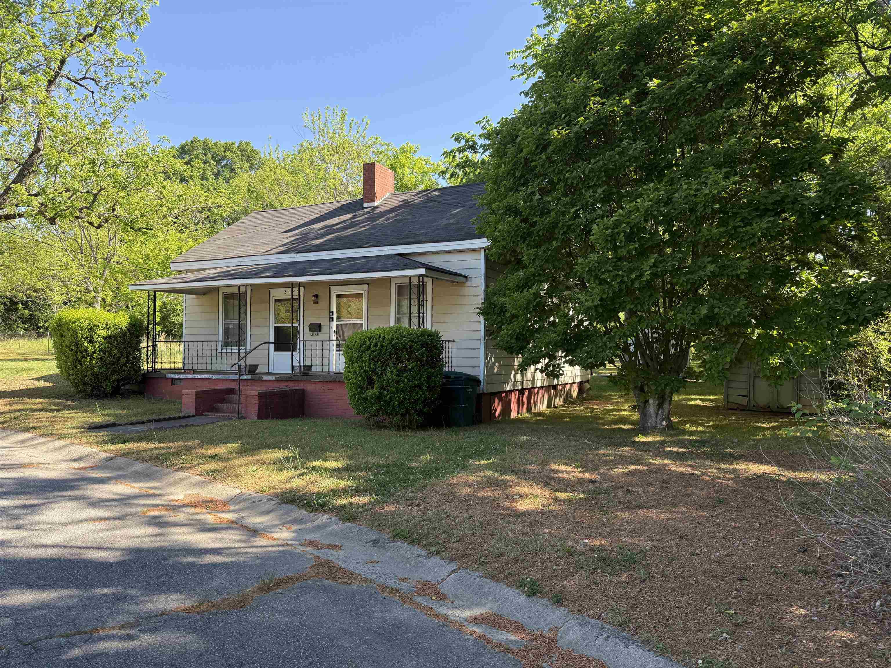 30 Elliott Street Chester, SC 29706 - Photo 2 of 25