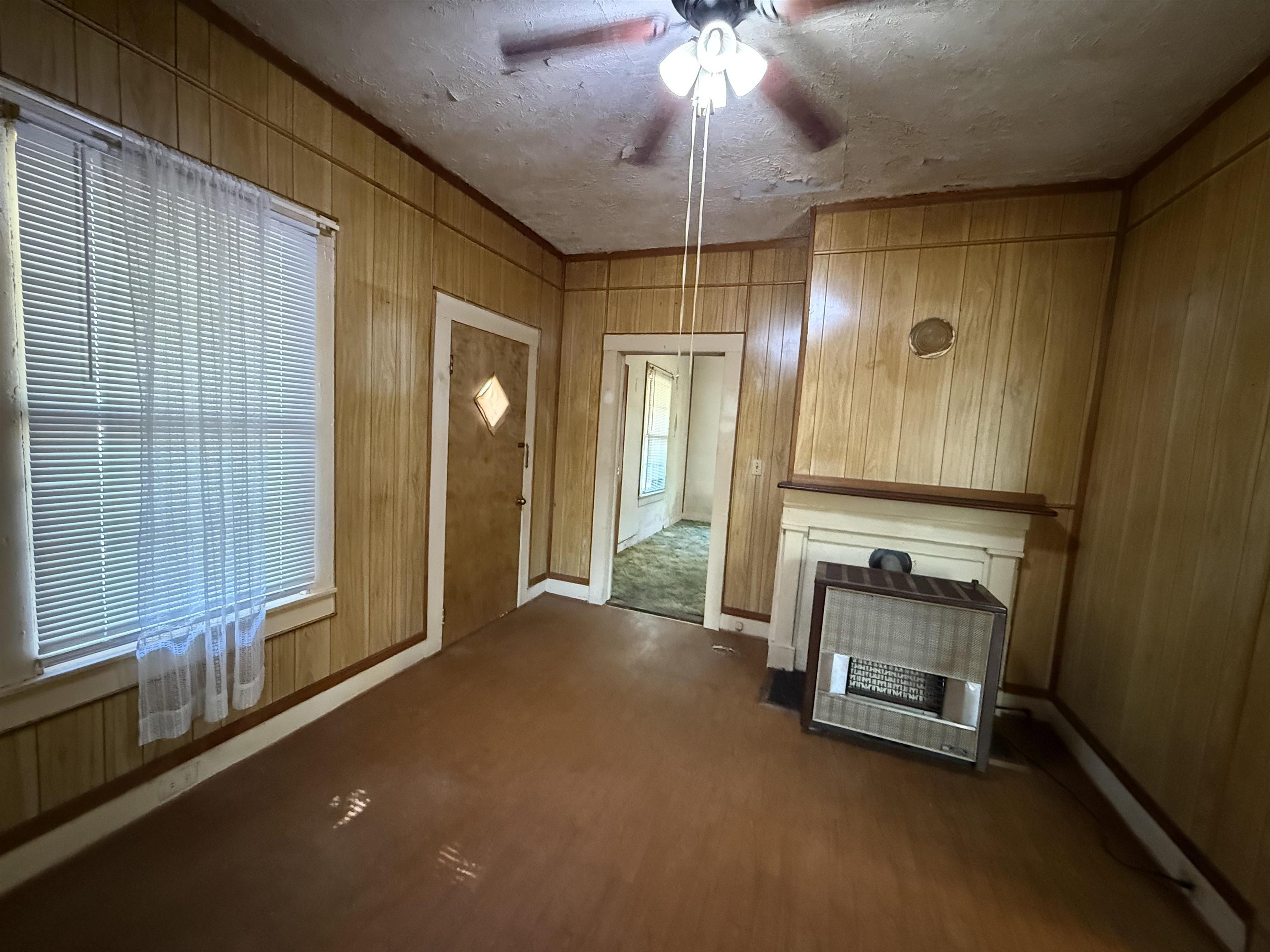 30 Elliott Street Chester, SC 29706 - Photo 6 of 25 Living Room