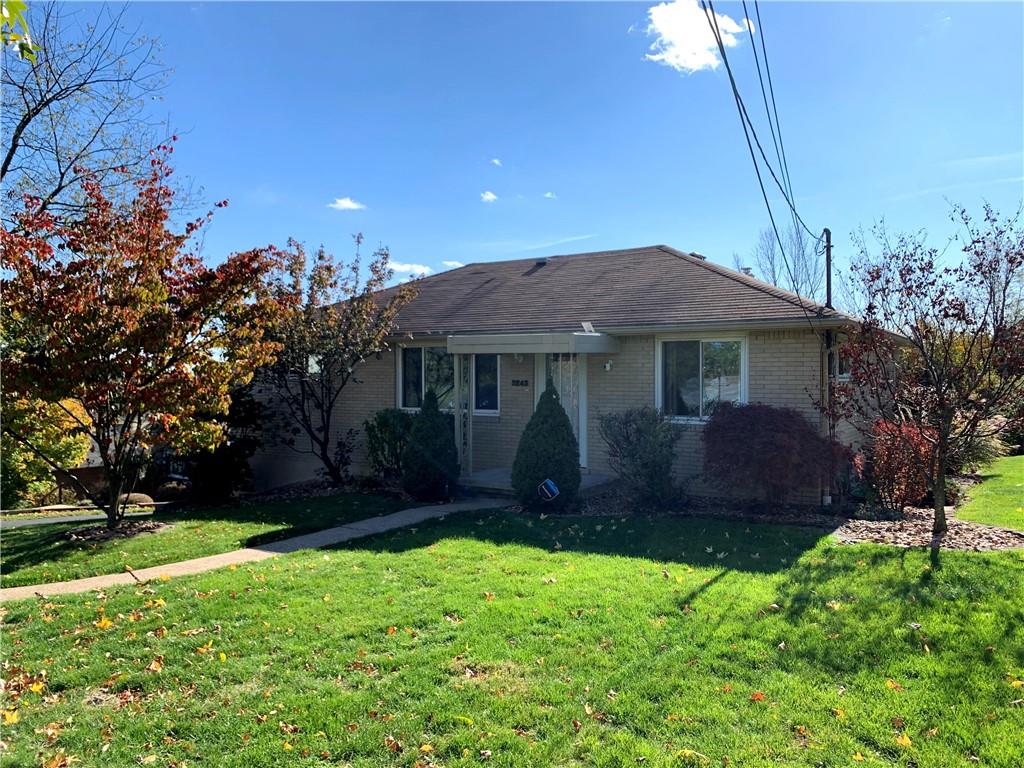 5243 West Windhaven Road Pittsburgh, PA 15205 - Photo 3 of 20 Large flat front yard
