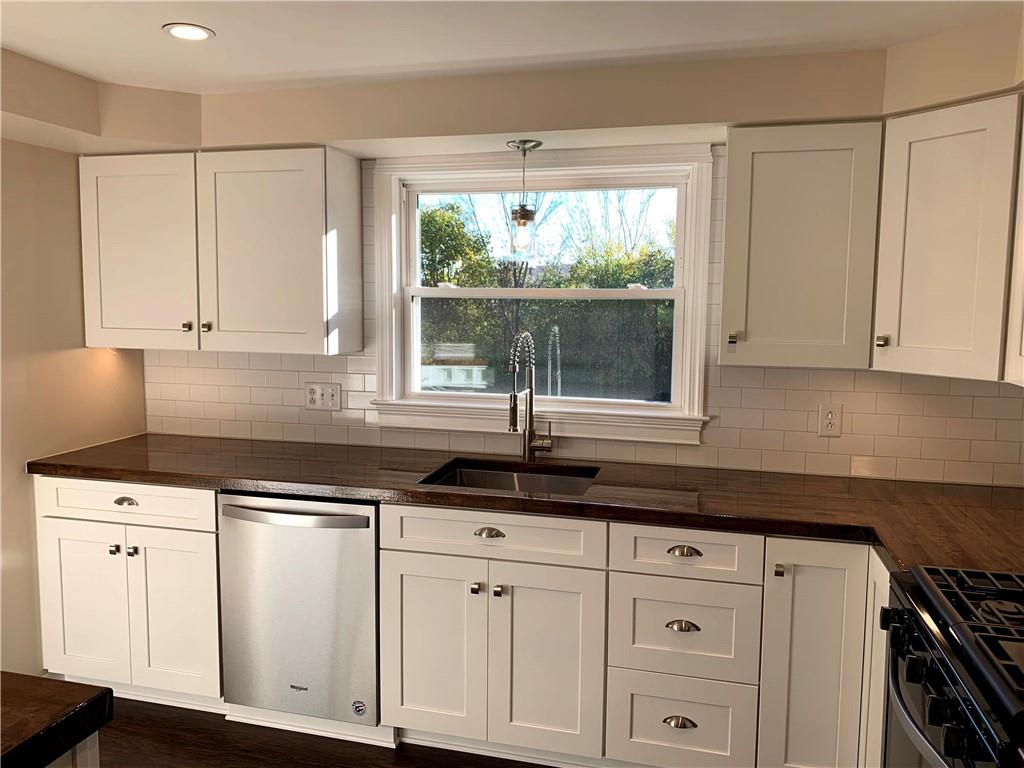 5243 West Windhaven Road Pittsburgh, PA 15205 - Photo 5 of 20 Beautifully renovated kitchen