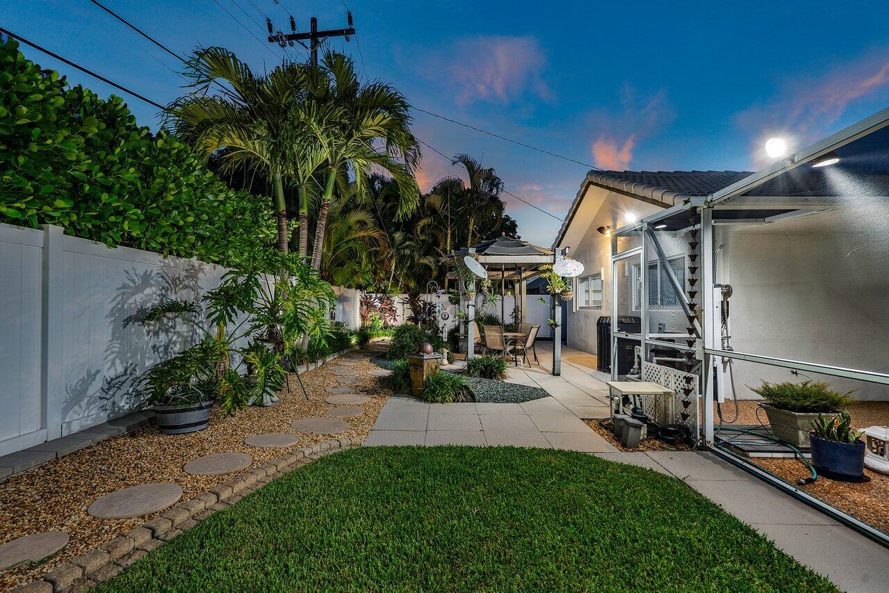 643 Northwest 11th Avenue Boca Raton, FL 33486 - Photo 8 of 37 So much to enjoy!
