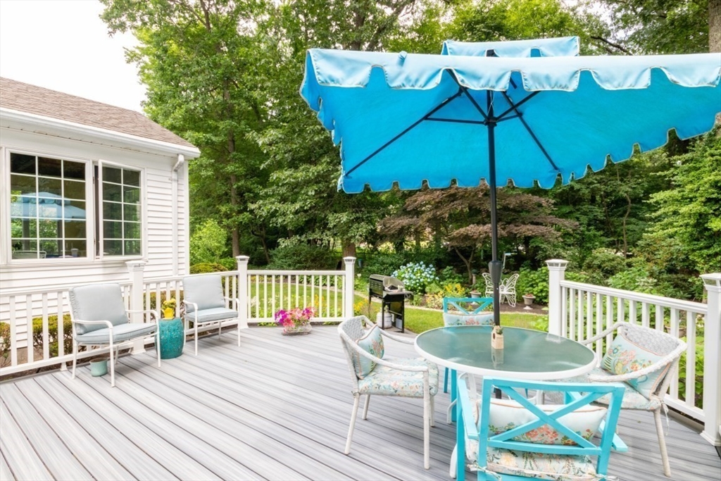 33 Berkeley Road North Andover, MA 01845 - Photo 11 of 42