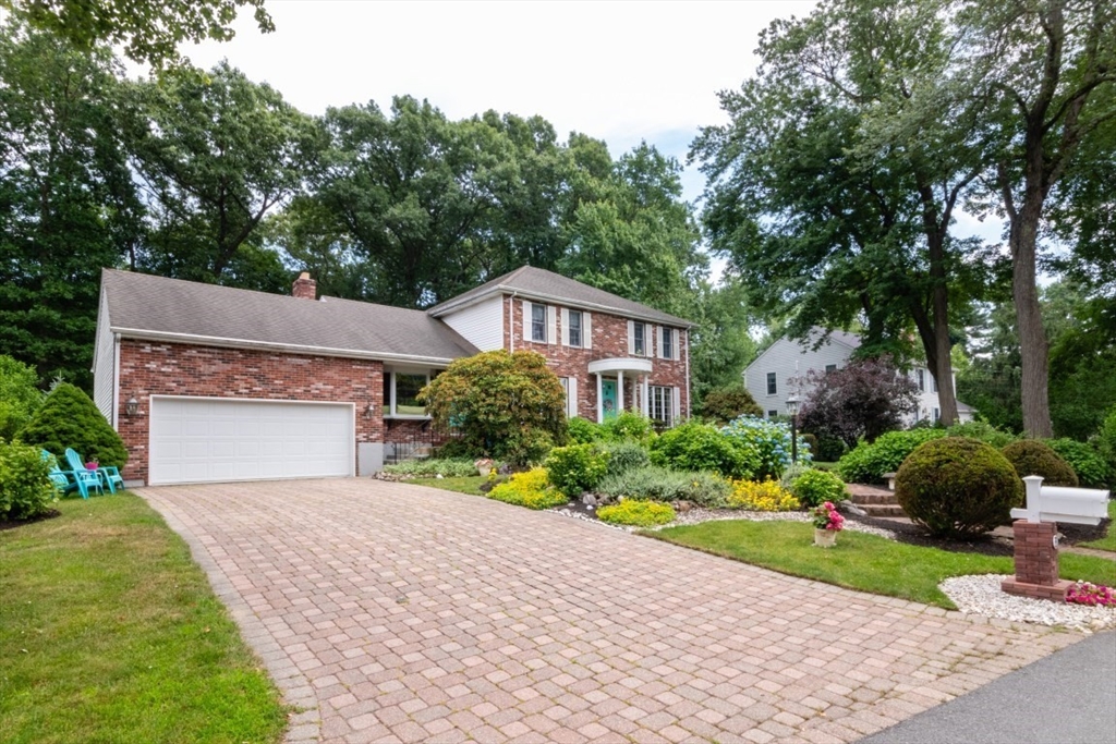 33 Berkeley Road North Andover, MA 01845 - Photo 2 of 42