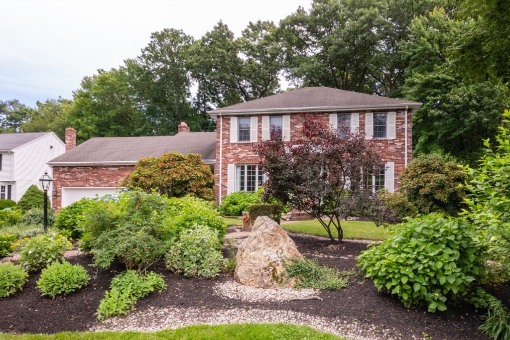 33 Berkeley Road North Andover, MA 01845 - Photo 3 of 42