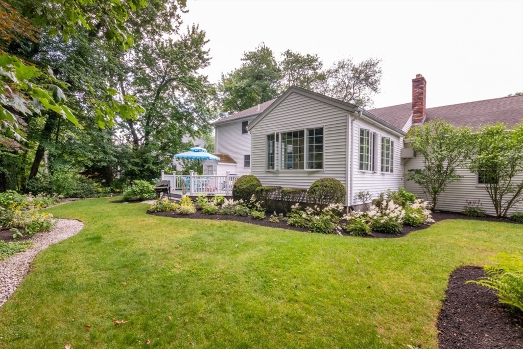 33 Berkeley Road North Andover, MA 01845 - Photo 7 of 42