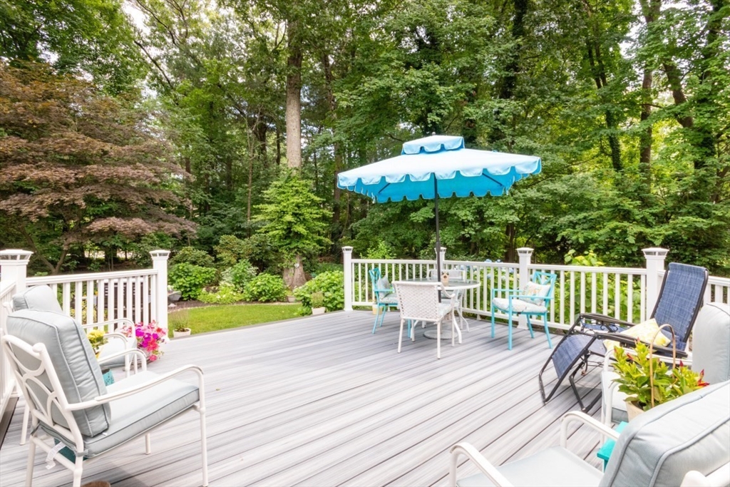 33 Berkeley Road North Andover, MA 01845 - Photo 8 of 42