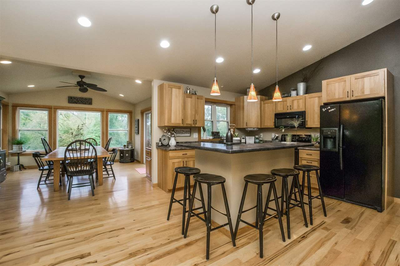 4355 Benton Linn Road Fairfax, IA 52228 - Photo 10 of 33 Gallery Image 10