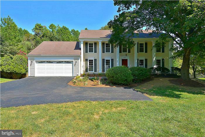 911 Riva Ridge Drive Great Falls, VA 22066 - Photo 1 of 30 Exterior (Front)