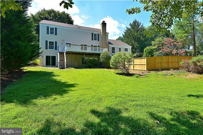911 Riva Ridge Drive Great Falls, VA 22066 - Photo 2 of 30 Exterior (Rear)