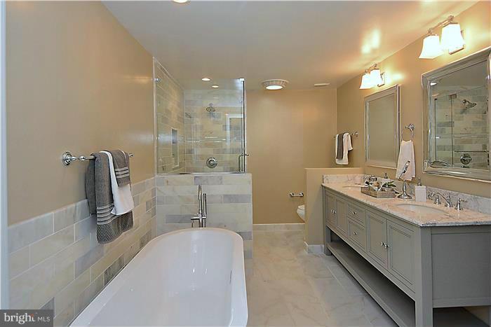 911 Riva Ridge Drive Great Falls, VA 22066 - Photo 15 of 30 Bath (Master)