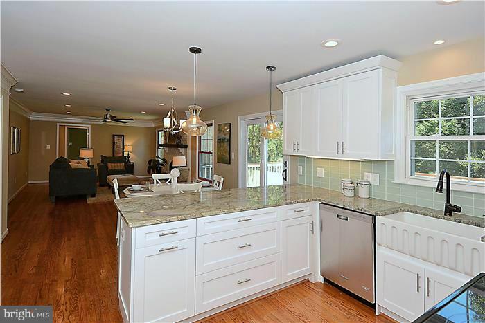 911 Riva Ridge Drive Great Falls, VA 22066 - Photo 5 of 30 Kitchen