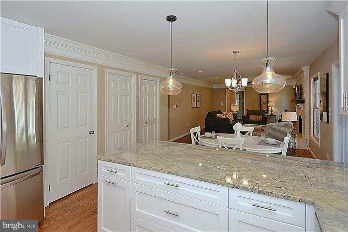 911 Riva Ridge Drive Great Falls, VA 22066 - Photo 6 of 30 Kitchen