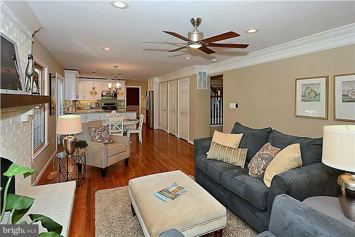 911 Riva Ridge Drive Great Falls, VA 22066 - Photo 9 of 30 Family Room