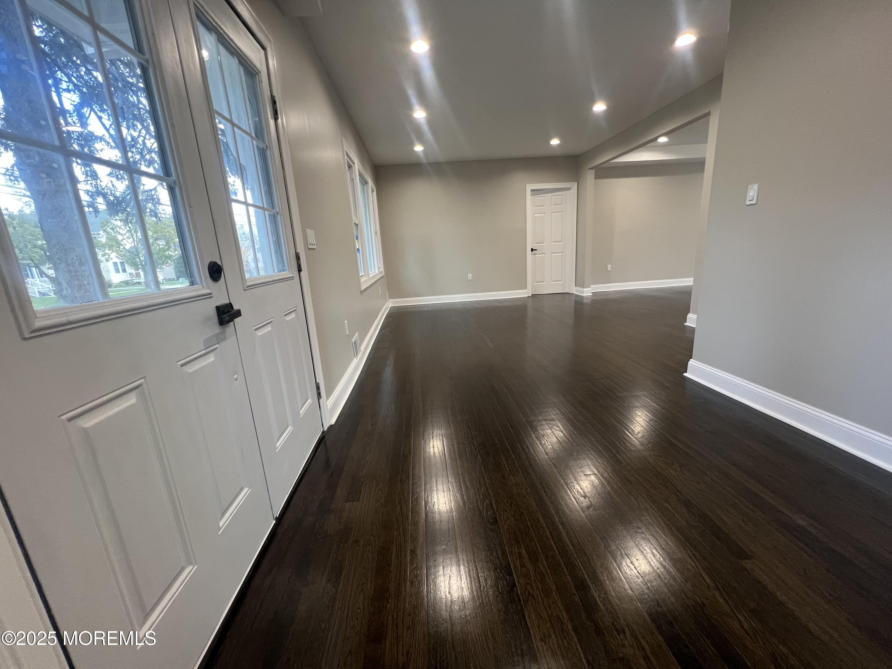 154 Atlantic Avenue Long Branch, NJ 07740 - Photo 13 of 23 1st Floor Foyer