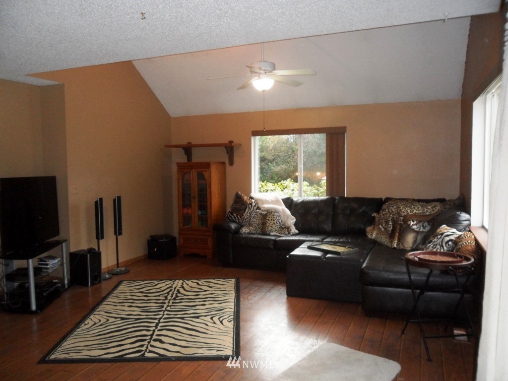 3815 Wishkah Road Aberdeen, WA 98520 - Photo 4 of 24 Gallery Image 4