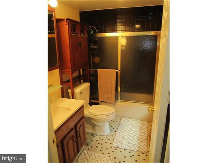 121 Tall Pines Road Newark, DE 19713 - Photo 13 of 25 Master Bathroom