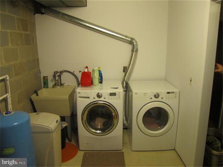 121 Tall Pines Road Newark, DE 19713 - Photo 19 of 25 Laundry Room