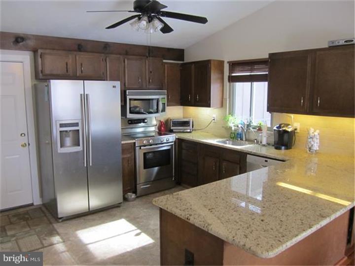 121 Tall Pines Road Newark, DE 19713 - Photo 9 of 25 Kitchen