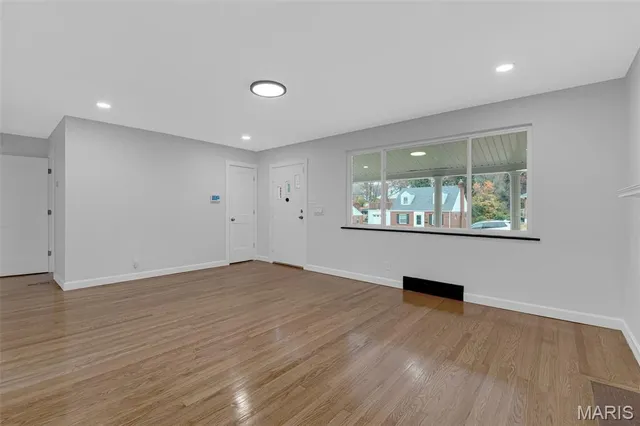 $274,900 | 4600 Nelson Drive, Northwoods, MO 63121