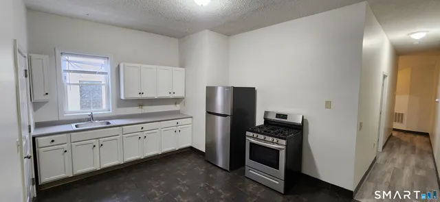 $1,795 | 24 Meadow Street, Unit 1, Wallingford, CT 06492