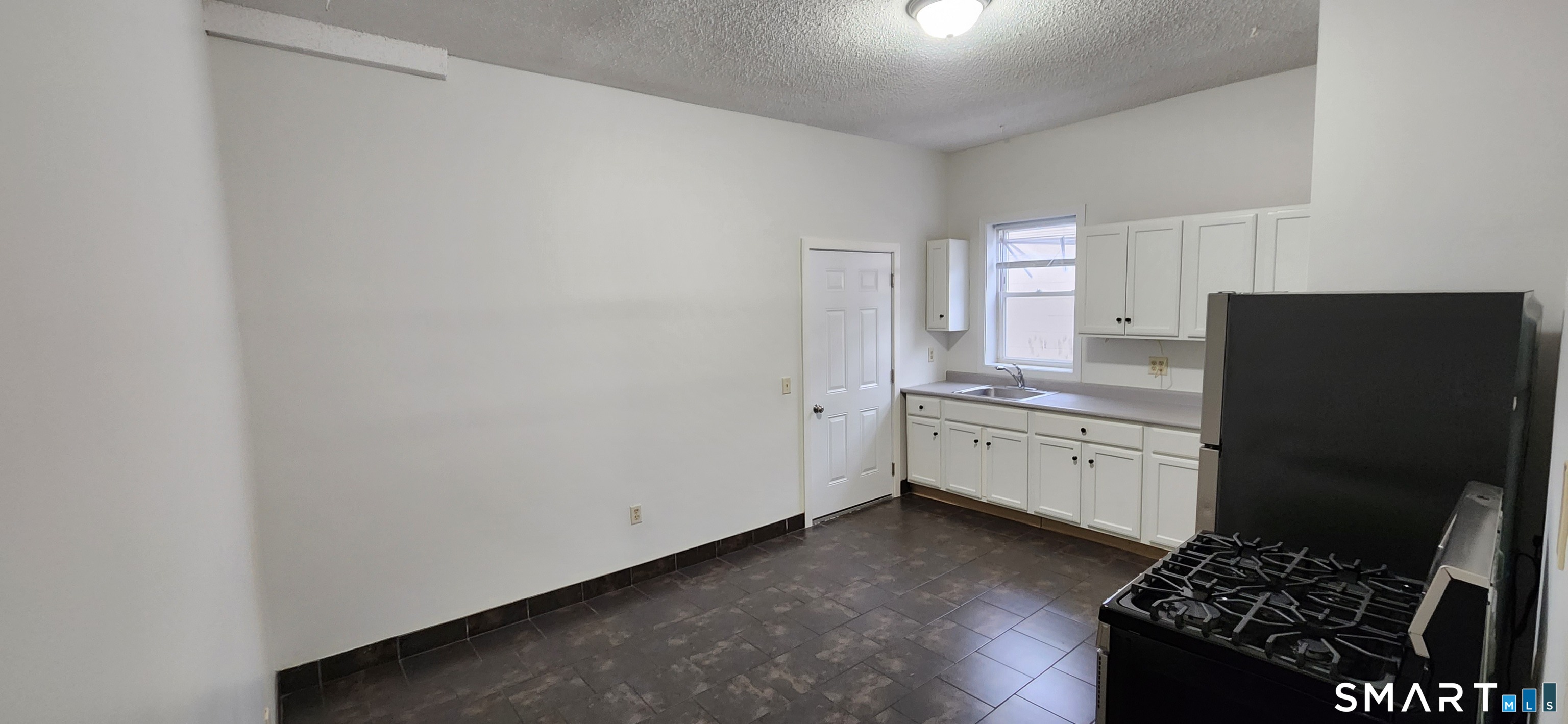 24 Meadow Street, Unit 1 Wallingford, CT 06492 - Photo 3 of 17