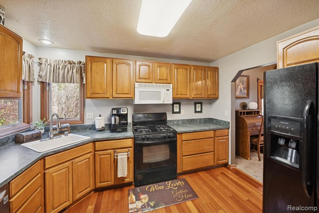4842 Preston Road Howell, MI 48855 - Photo 14 of 77 Gallery Image 14
