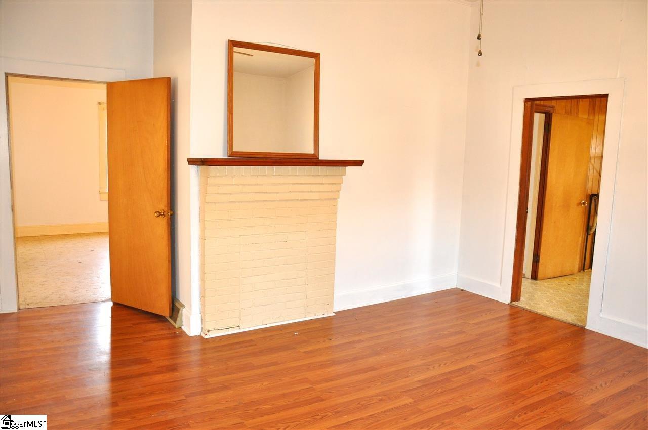 2471 Racing Road Greer, SC 29651 - Photo 3 of 4 Gallery Image 3