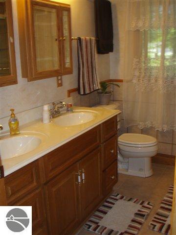 10597 White Pine Road Interlochen, MI 49643 - Photo 9 of 25 1730112-8.JPG