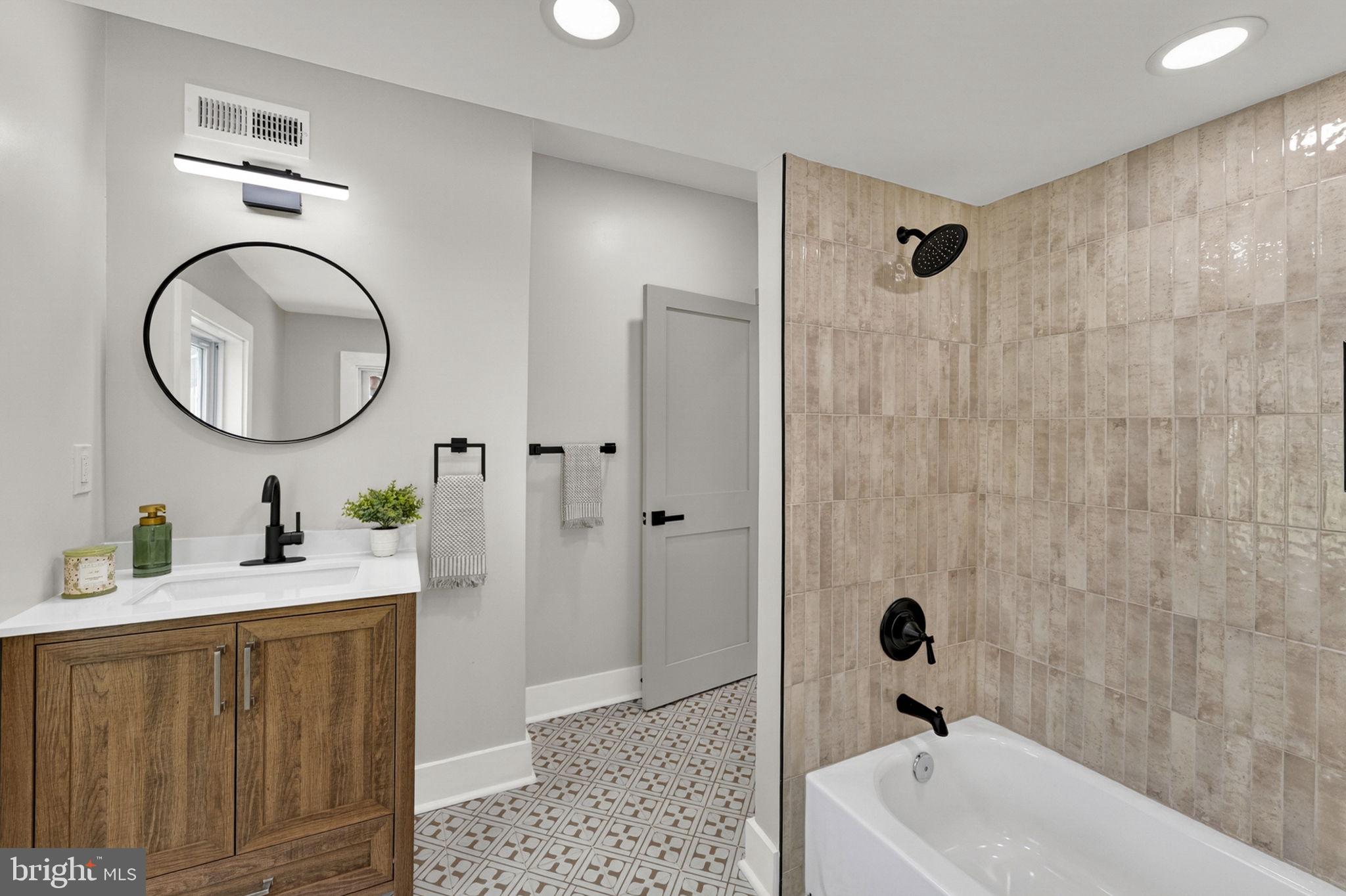 33960 Welbourne Road Upperville, VA 20184 - Photo 28 of 43 Modern elegance in a serene bathroom.