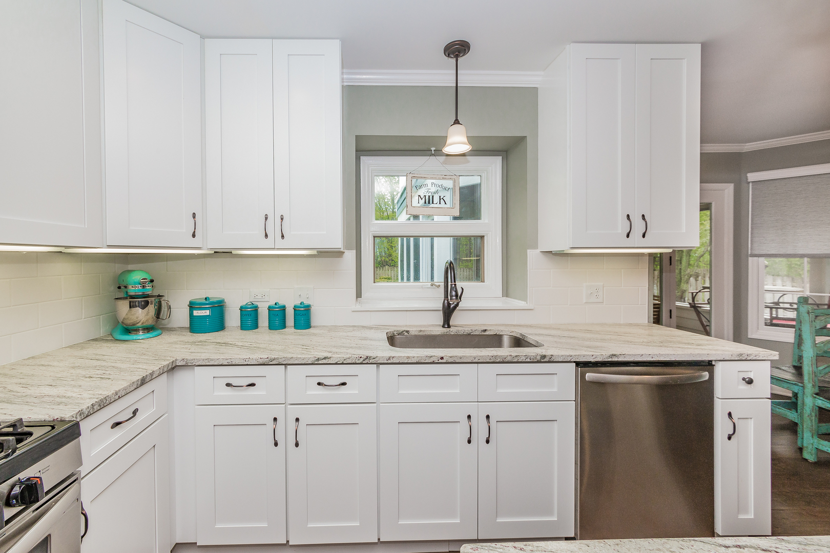 4703 Middle Road Gurnee, IL 60031 - Photo 8 of 37