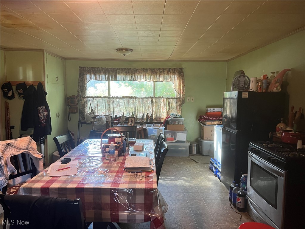 500 Gore Road Conneaut, OH 44030 - Photo 8 of 22 View of dining room