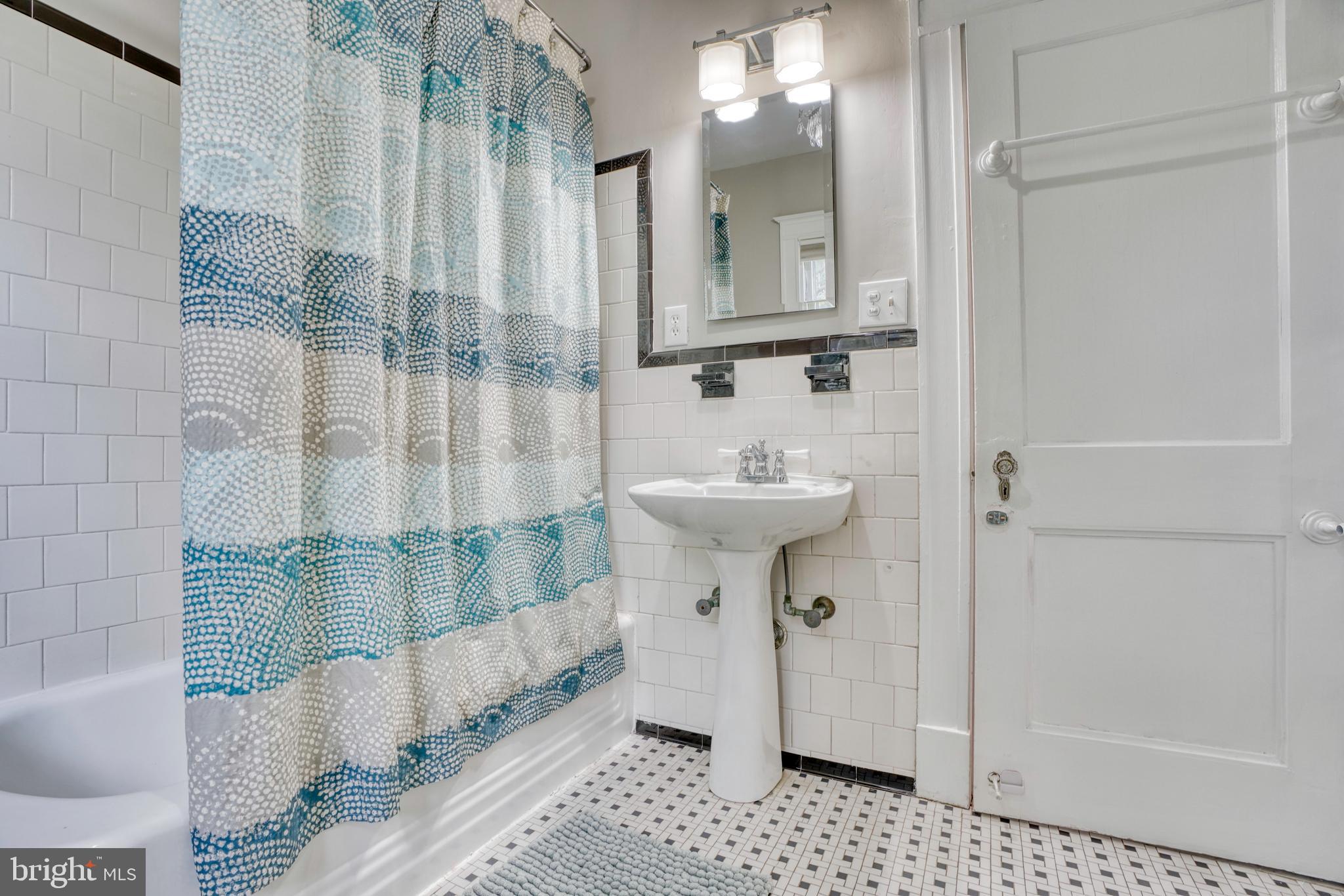 2409 Everton Road Baltimore, MD 21209 - Photo 21 of 37 Upper Level Full Bath