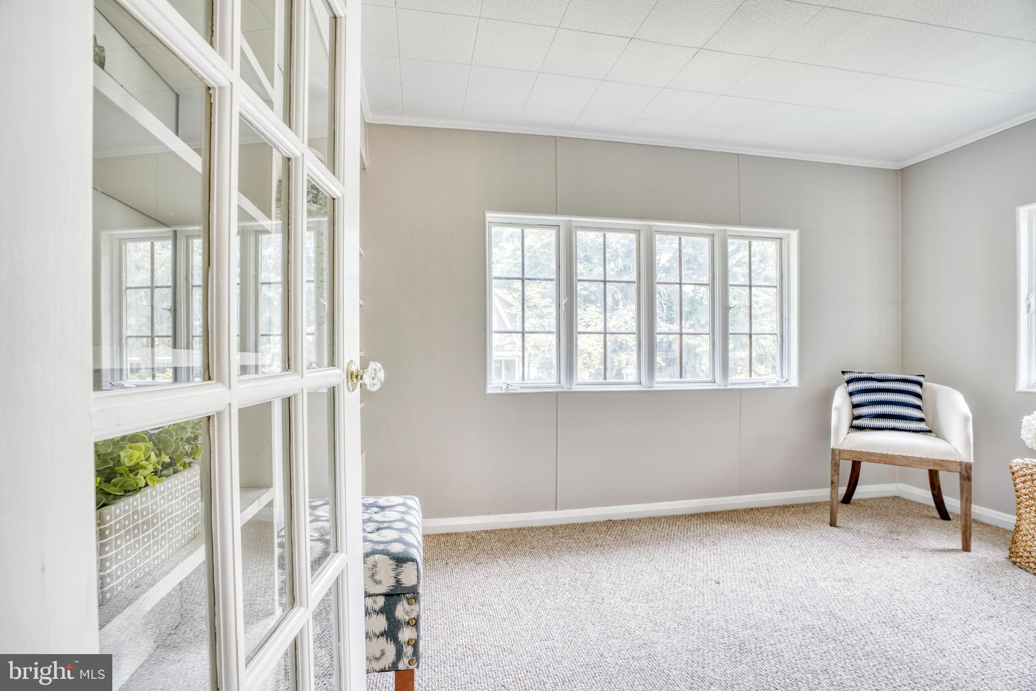 2409 Everton Road Baltimore, MD 21209 - Photo 8 of 37 Sitting/Sun Room