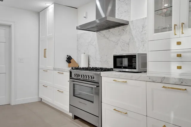 $1,795,000 | 247 Southeast 3rd Avenue, Delray Beach, FL 33483