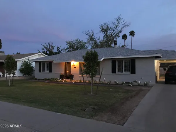 $2,950 | 3609 East Piccadilly Road, Phoenix, AZ 85018