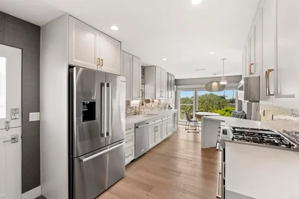 $1,699,000 | 620 West Solana Circle, Unit 3G, Solana Beach, CA 92075