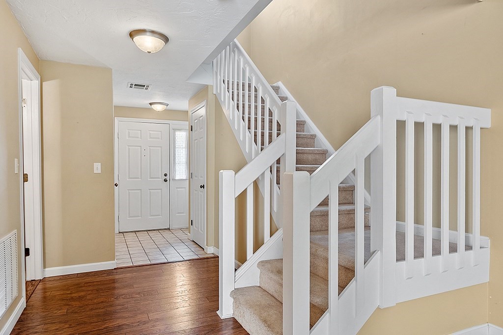 903 Ridgefield Circle, Unit C Clinton, MA 01510 - Photo 2 of 29 Gallery Image 2