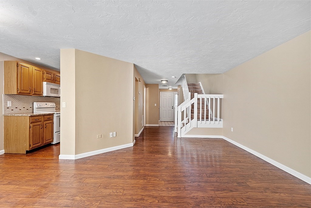 903 Ridgefield Circle, Unit C Clinton, MA 01510 - Photo 3 of 29 Gallery Image 3